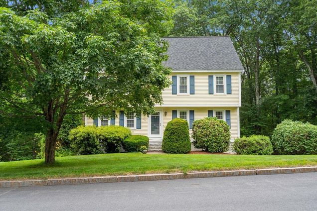 39 Autumn Hooksett, NH House Active - Photo 1 of 38. Opens carousel modal