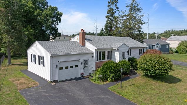 4 Barron Salem, NH House Active - Photo 1 of 40. Opens carousel modal