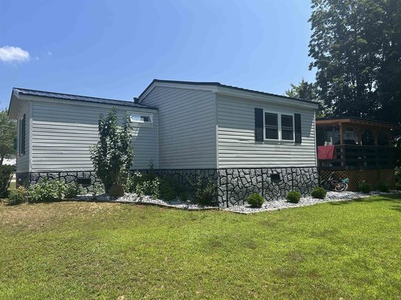 61 Pine Hill MH