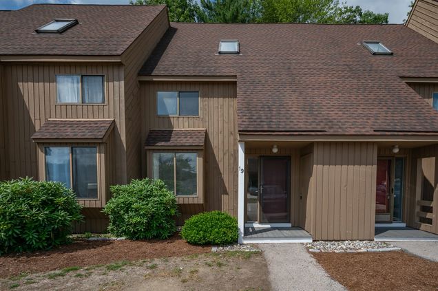 19 Clinton Merrimack, NH Condo Active - Photo 1 of 33. Opens carousel modal