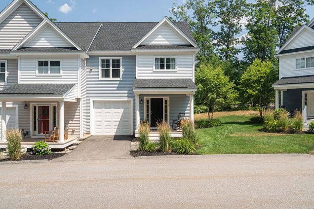 171 Knollwood Manchester, NH Condo Active - Photo 1 of 32. Opens carousel modal