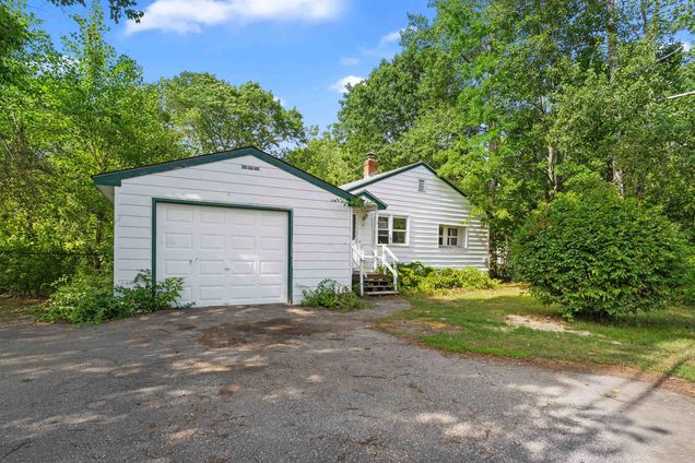 49 Boynton Seabrook, NH House Active - Photo 1 of 28. Opens carousel modal