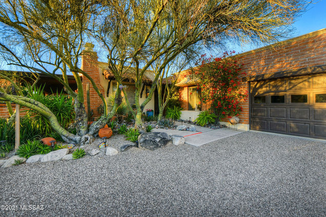 6315 N Calle Del Caballo Tucson, AZ Townhouse Sold - Photo 1 of 25. Opens carousel modal