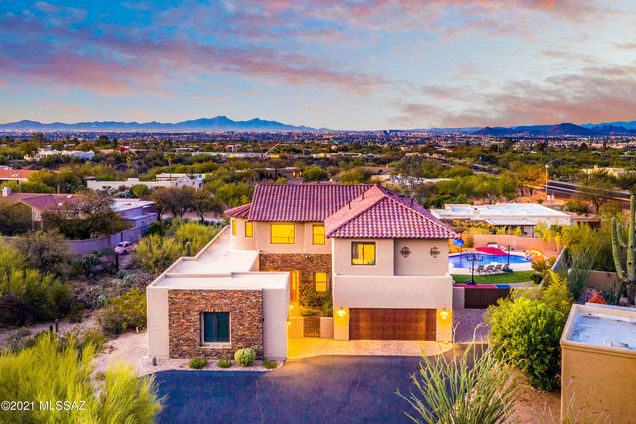 812 E Placita De Roberta Tucson, AZ House Sold - Photo 1 of 42. Opens carousel modal