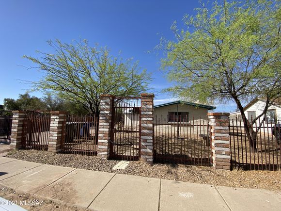 818 W Nevada Street Tucson, AZ House Sold - Photo 1 of 25. Opens carousel modal