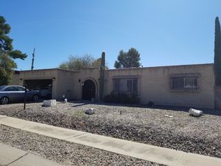 9352 E Deer Trail