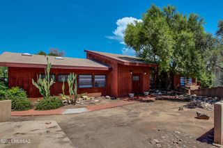 4204 N 16TH Place