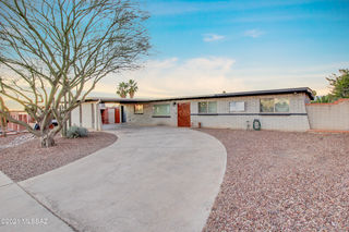 9443 E Myra Drive
