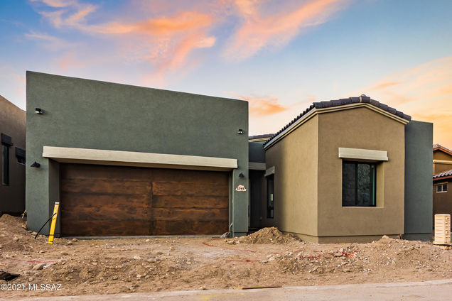 1745 E Vico Bella Luna Tucson, AZ Townhouse Sold - Photo 1 of 22. Opens carousel modal