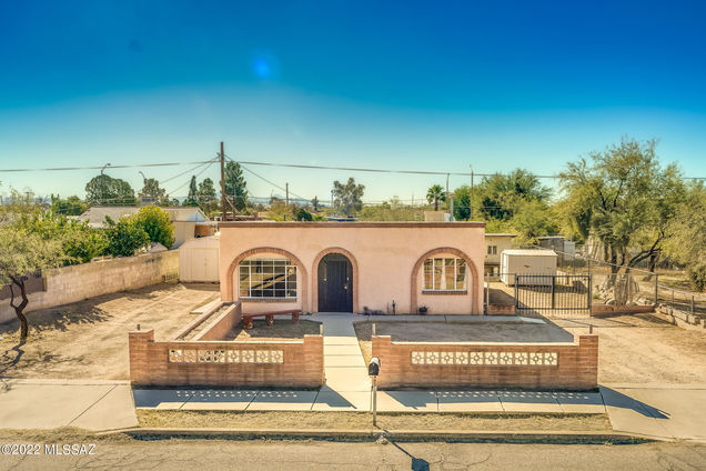 833 W Louisiana Street Tucson, AZ House Sold - Photo 1 of 42. Opens carousel modal