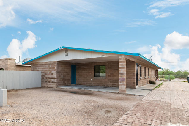 5064 S 17Th Avenue Unit A&B Tucson, AZ Multifamily Sold - Photo 1 of 42. Opens carousel modal