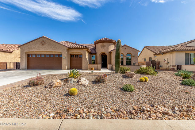 566 N Ramos Lane