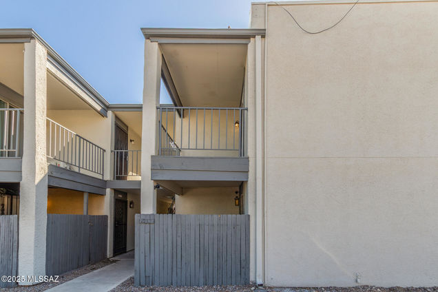 1620 N Wilmot Road Unit P282 Tucson, AZ Condo Active - Photo 1 of 21. Opens carousel modal