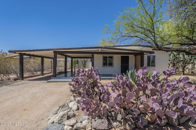 915 E Hampton Street Tucson, AZ House Sold - Photo 1 of 42. Opens carousel modal