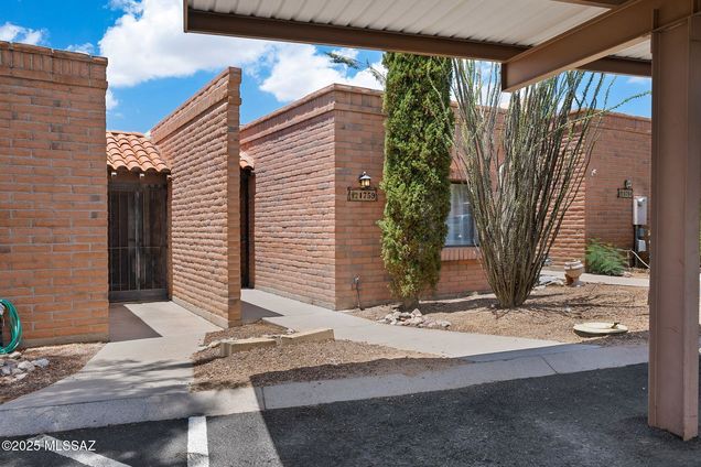 1759 W Dalehaven Circle