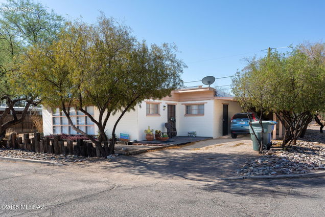 3620 N Park Avenue Tucson, AZ House Active - Photo 1 of 8. Opens carousel modal