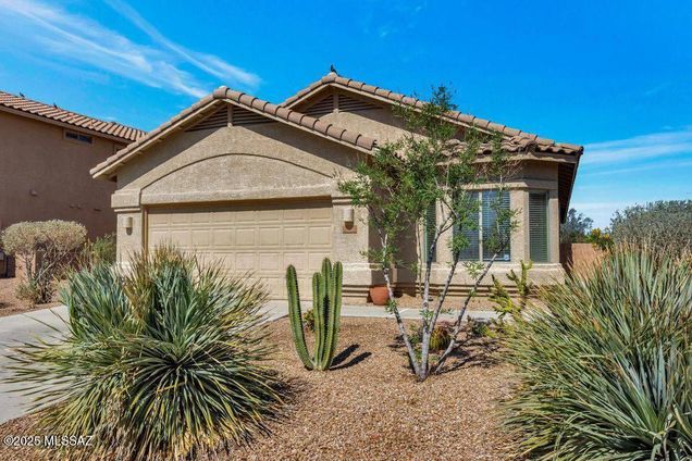 12267 N Parula Drive Marana, AZ House Active - Photo 1 of 10. Opens carousel modal