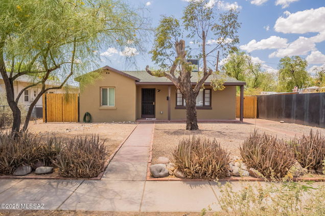 1229 N 4th Avenue Tucson, AZ House Active - Photo 1 of 29. Opens carousel modal