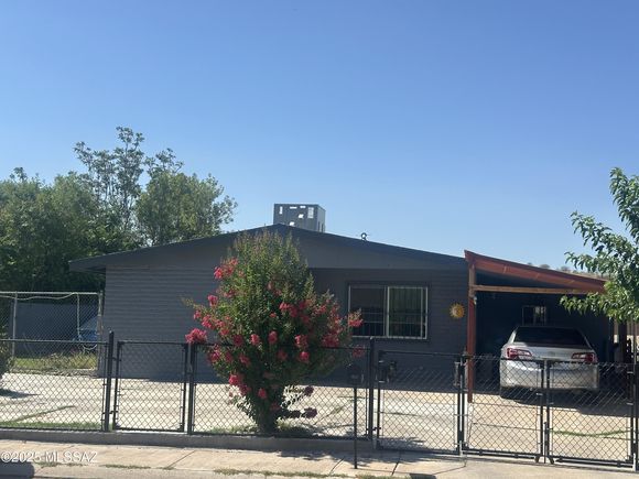 480 E Calle Socorro