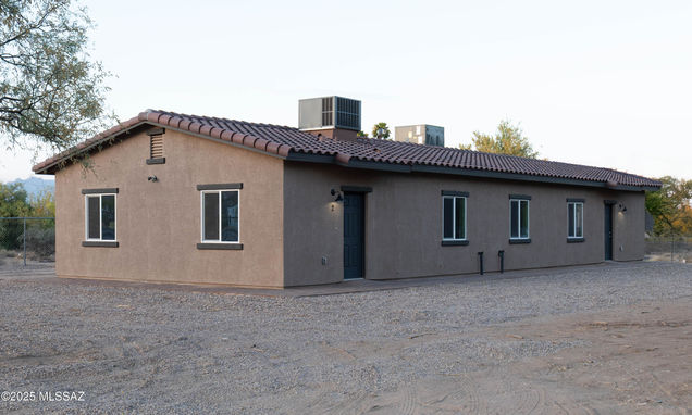 1625 N Mountain View Avenue Tucson, AZ Multifamily Active - Photo 1 of 34. Opens carousel modal
