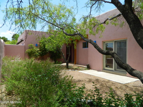 10 Black Oak Drive