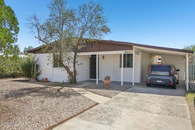 2131 S Magnolia Avenue