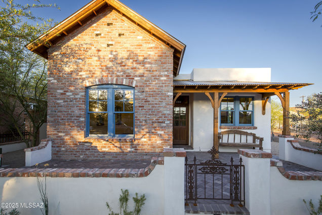 815 S 4th Avenue Tucson, AZ House Active - Photo 1 of 33. Opens carousel modal