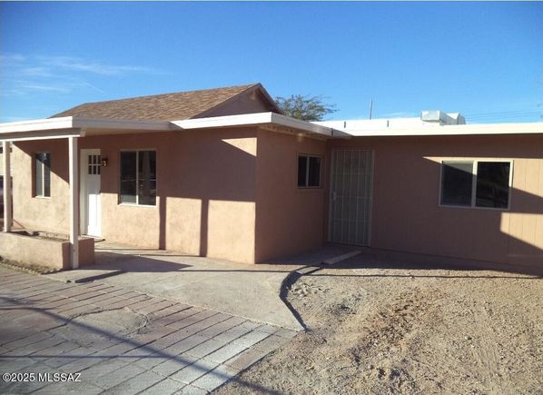 402 W Oklahoma Street Tucson, AZ House Active - Photo 1 of 12. Opens carousel modal