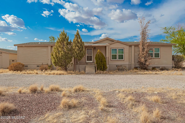 16900 W Jaguar Lane Marana, AZ House Active - Photo 1 of 34. Opens carousel modal