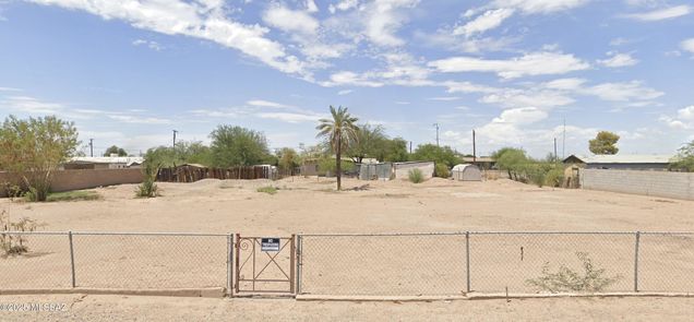 212 E 10th Street Unit 10 Eloy, AZ Plot of land Active - Photo 1 of 7. Opens carousel modal