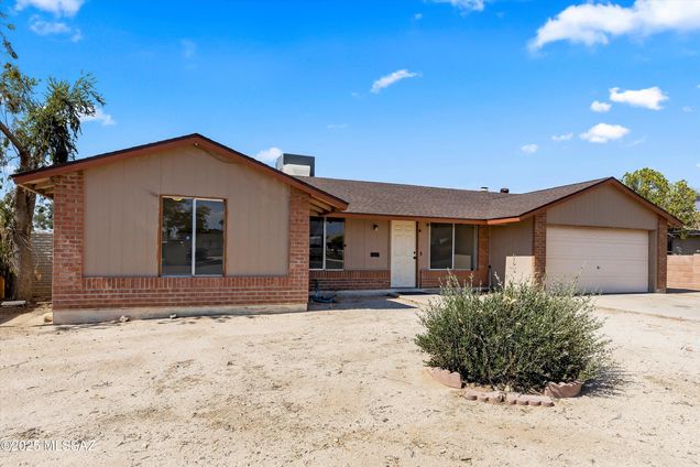 4520 W Lynn Circle