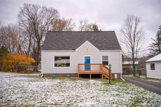 2127 Hillcrest Dr