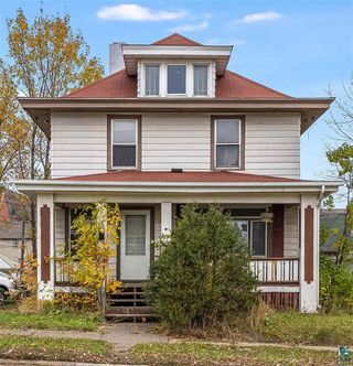 210 N 24th Ave W