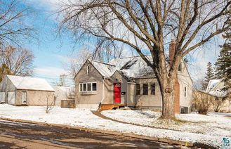 1002 N 46th Ave E