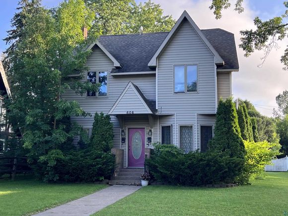 606 1/2 E 8th St Superior, WI Multifamily Active - Photo 1 of 19. Opens carousel modal