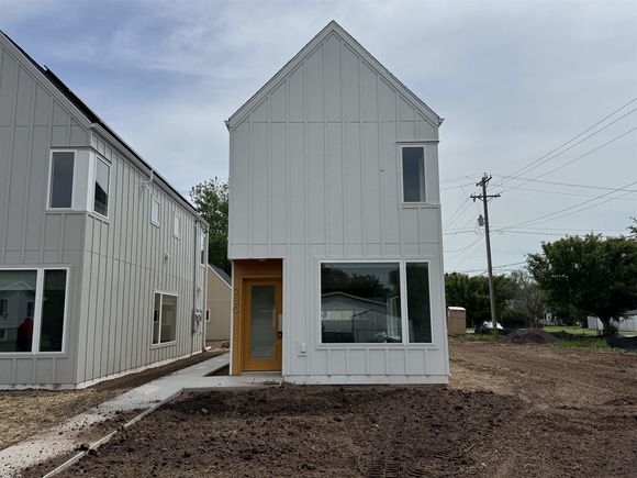 230 S 62nd Ave W