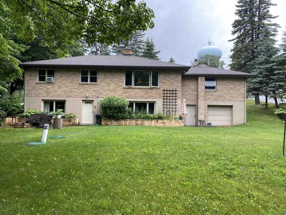 1616 N Arlington Ave Duluth, MN House Active - Photo 1 of 27. Opens carousel modal