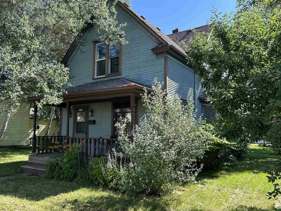 2214 John Ave Superior, WI House Active - Photo 1 of 47. Opens carousel modal