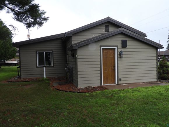 68245 County Hwy H