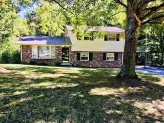 201 Parkview Dr