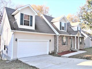 113 Lyndhurst Dr
