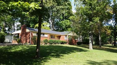 821 Lemont Dr
