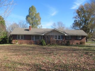 1067 Lawrence Ln