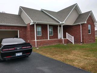 607 Akersville Rd