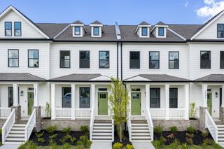 2087 Oakwood Ave Unit 12