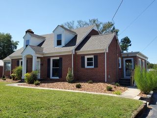 17 N Spring St N