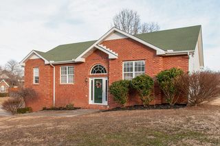 7425 Master Shane Rd