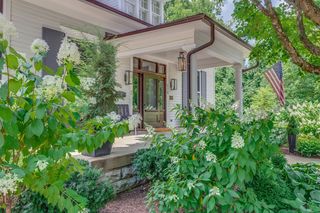 214 4th Ave S