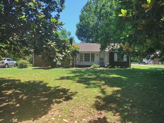 316 E Thompson Ln