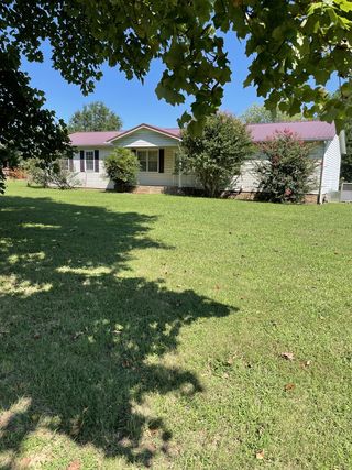 2 Clayton Acres Rd